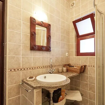 Casa Amendoeira - Fabulous Restored Townhouse In Old Town With Panoramic Roof Terrace Prázdninový dům